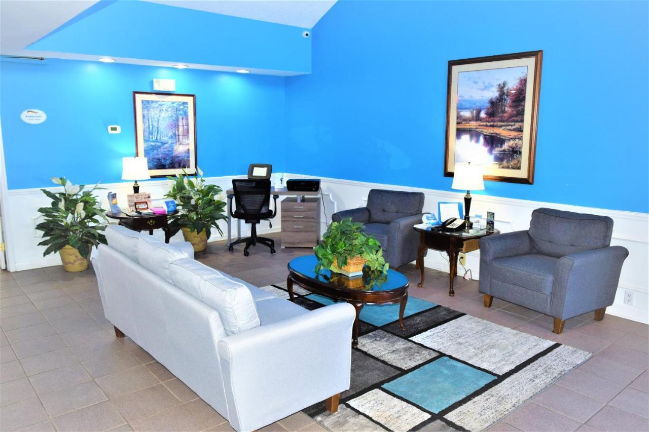 Baymont By Wyndham Forest City Εξωτερικό φωτογραφία